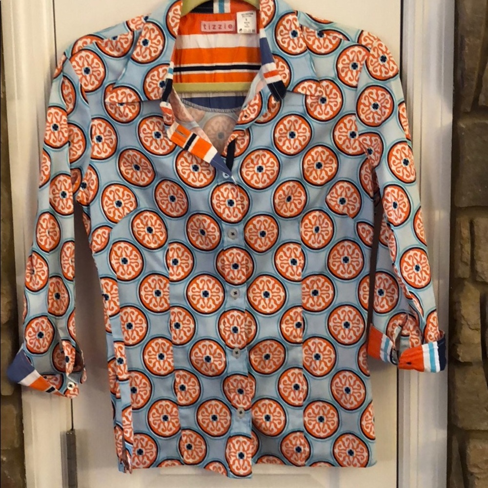 Tizzie Bottom Down shirt. Size Small.